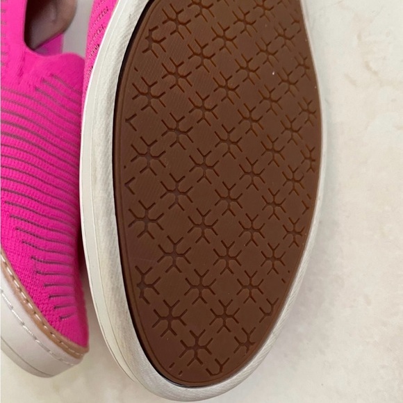 UGG Pink Sammy Wavy Shoe Size 9.5 - Picture 3 of 5